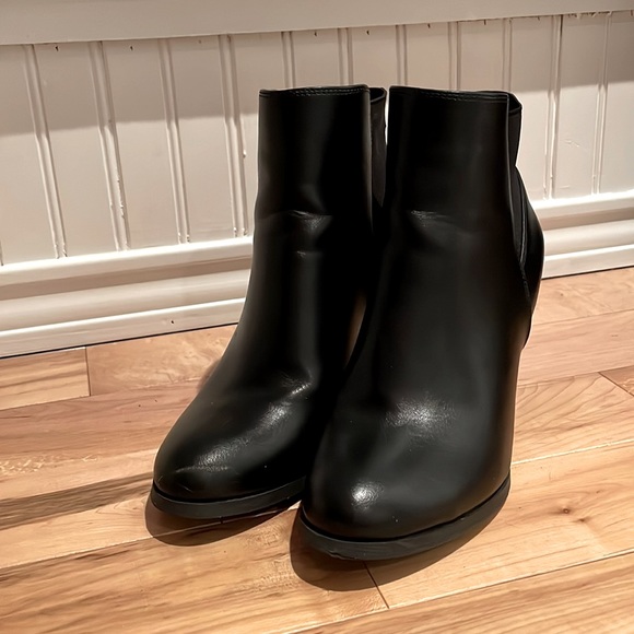 Call It Spring Shoes - Call It Spring - Black Booties - Vegan Leather - Sz9